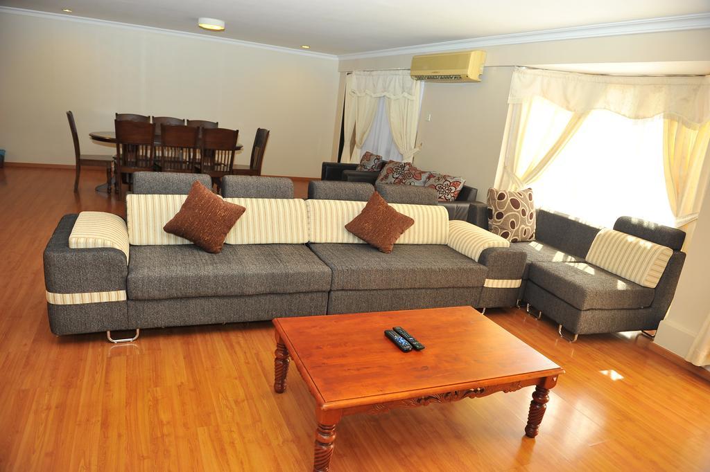 Marina Court Kota Kinabalu- Bigger Group Stay Together- 6 Bedroom Apartments Esterno foto