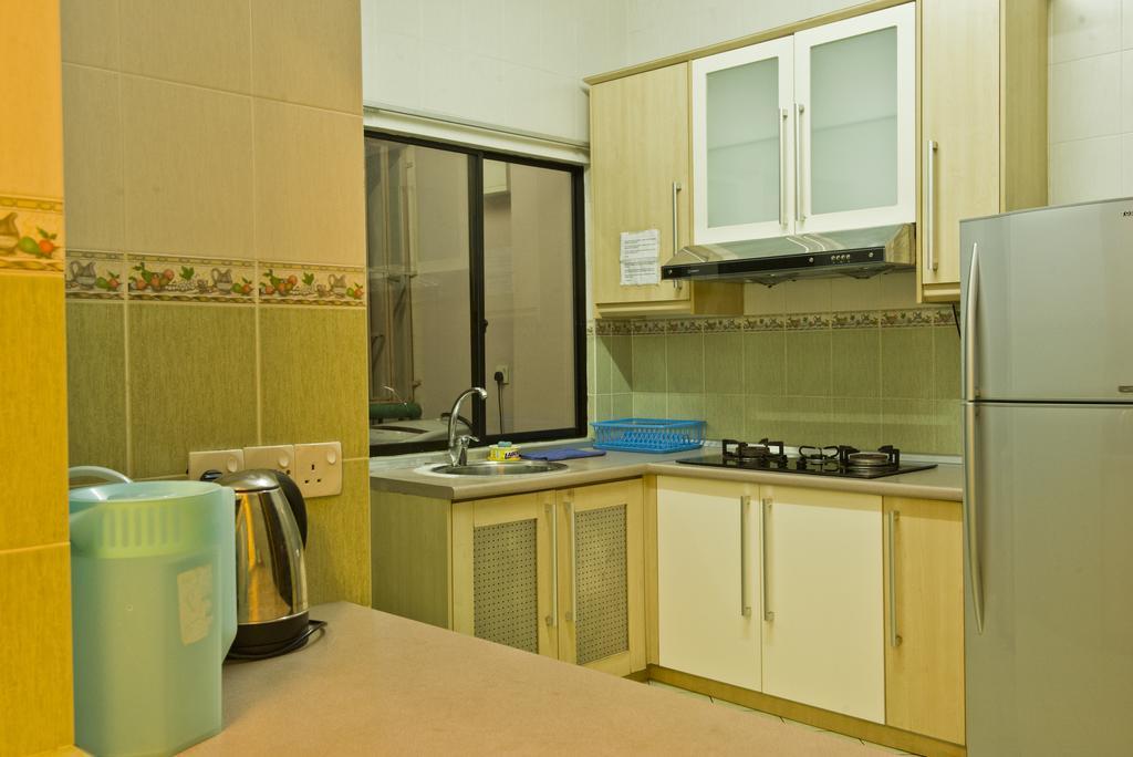 Marina Court Kota Kinabalu- Bigger Group Stay Together- 6 Bedroom Apartments Esterno foto