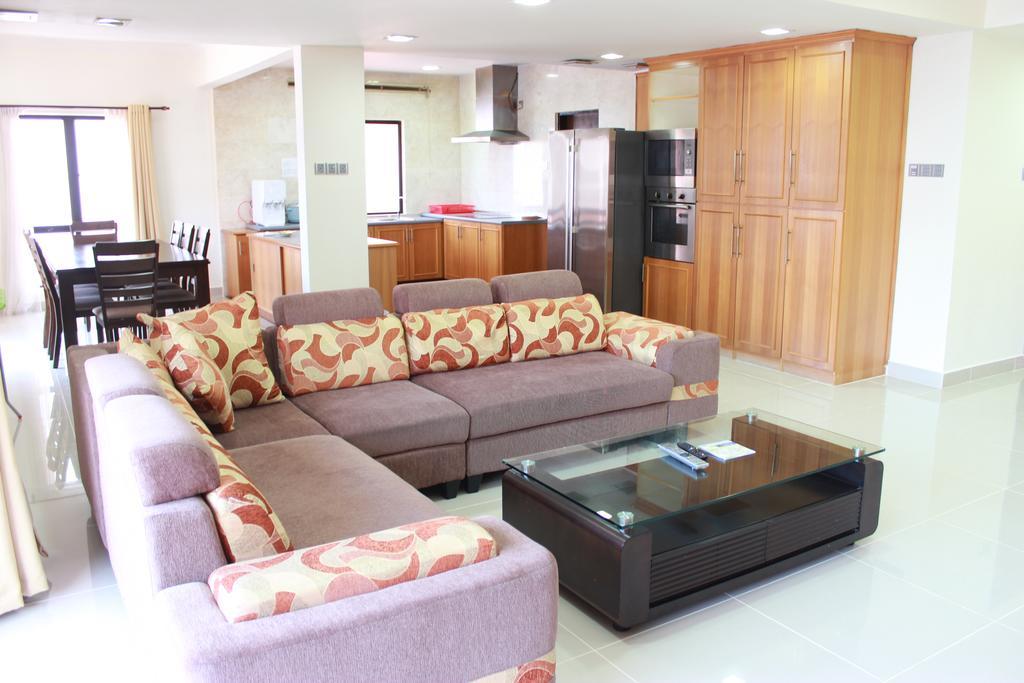 Marina Court Kota Kinabalu- Bigger Group Stay Together- 6 Bedroom Apartments Esterno foto